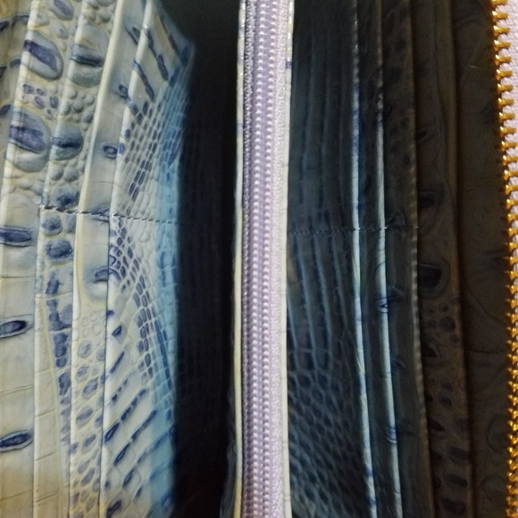 Pool blue Brahmin tote and matching wallet - Picture 8 of 8